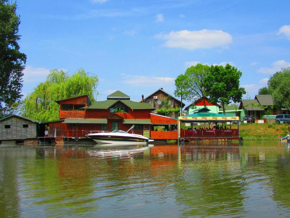 Danube Fairy Villa Futog Ngoại thất bức ảnh